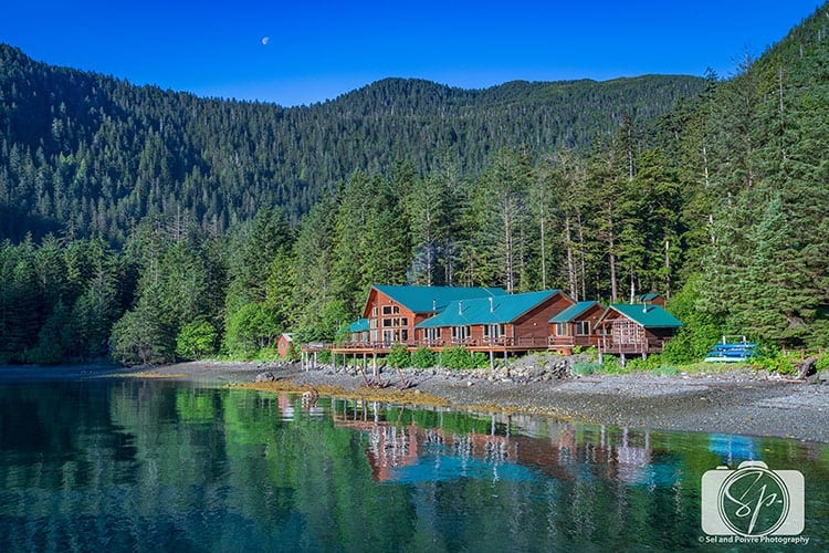 Steamboat Bay Fishing Lodge