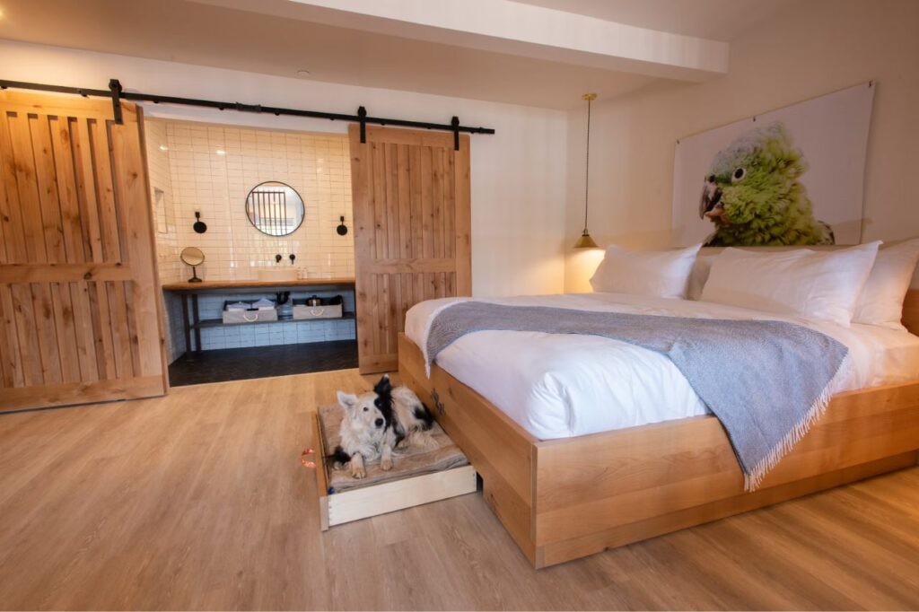 Best Friends Roadhouse and Mercantile Room