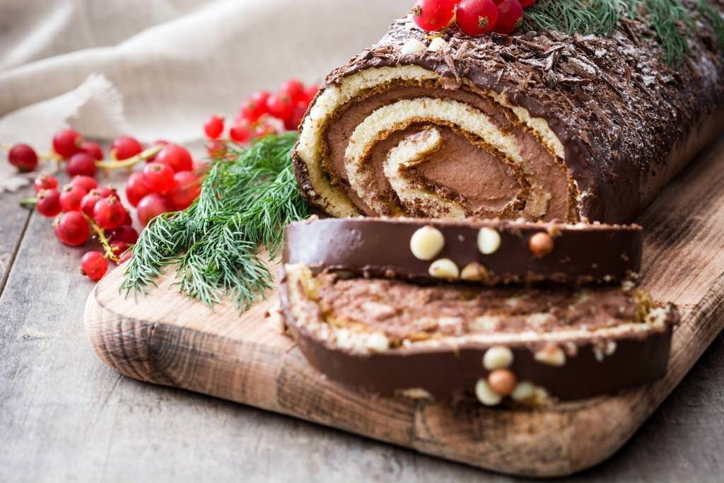 Bûche de Noël (Yule log cake)