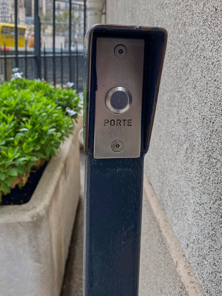 Button to Open Gate in Paris