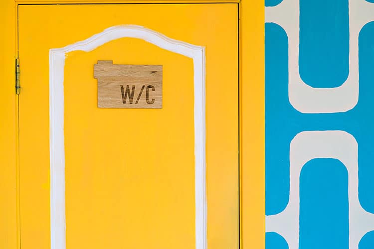 Finding a Bathroom in Paris