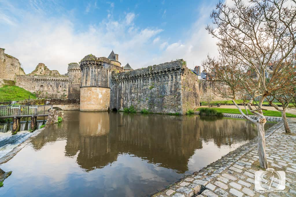 Gardens around the Chateau de Fougeres - Fougeres France 2