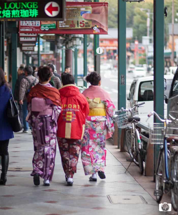 Wearing a Kimono in Kyoto: Kimonos on the Street in Kyoto