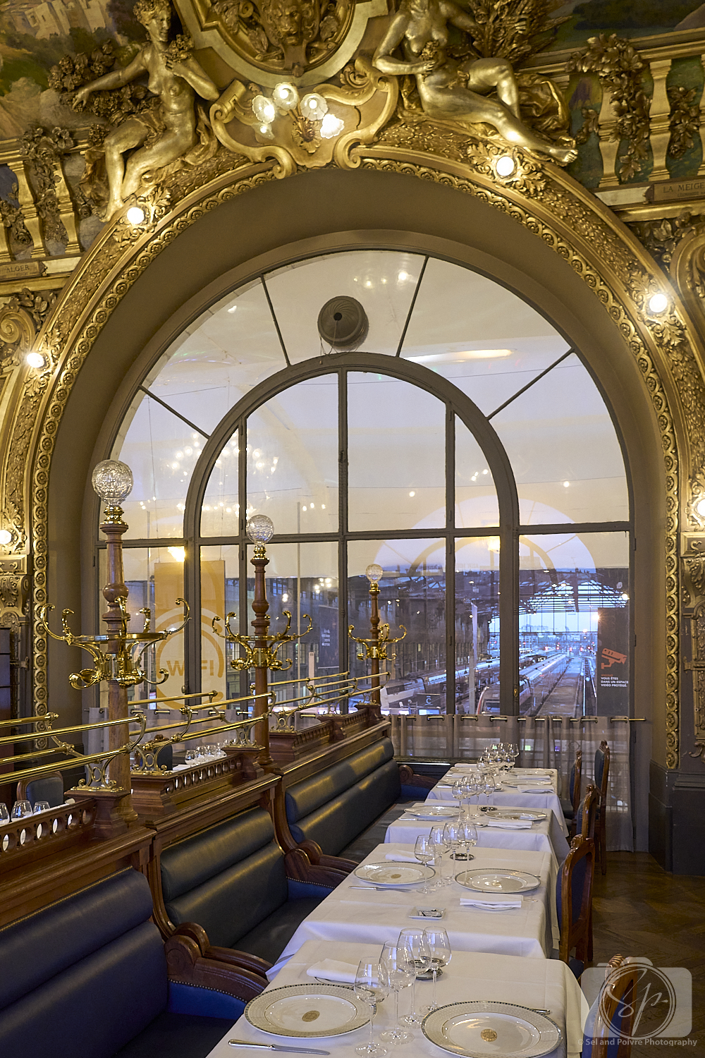 Inside the Le Train Bleu