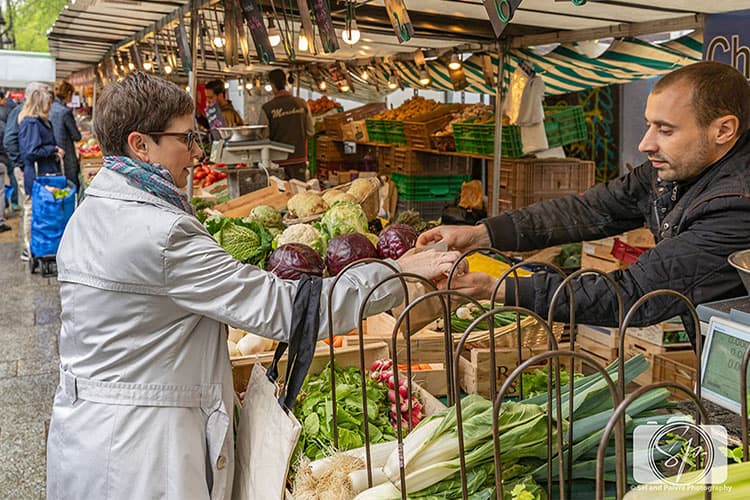 Paris-Bastille-Farmers Market-Andi Counting Coins hero