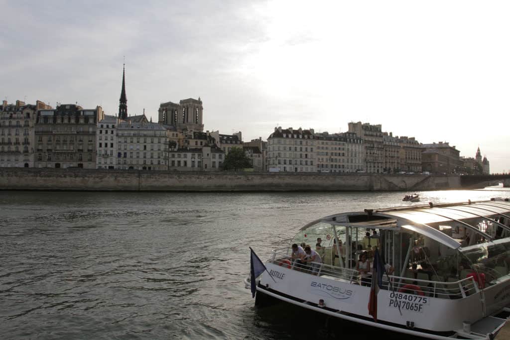 Paris Profiles – 4th Arrondissement with Charli_IleCiteNotreDame