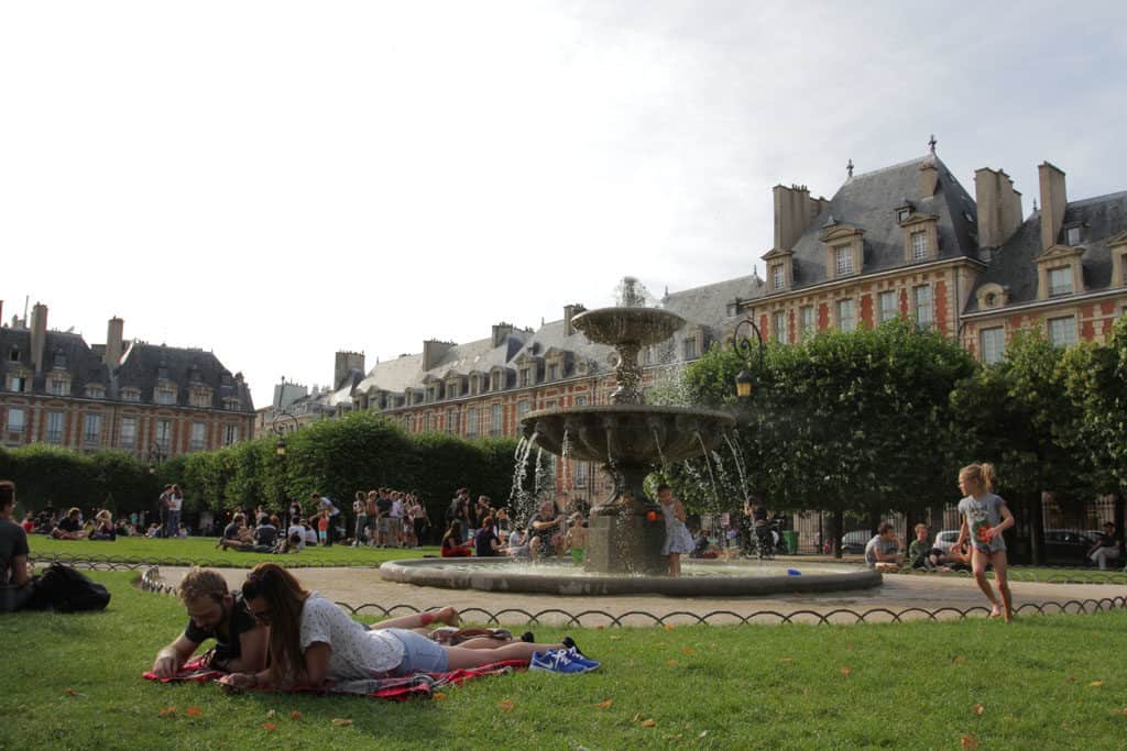 Paris Profiles – 4th Arrondissement with Charli_PlaceDesVosges