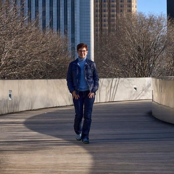 Andi in her Jambu Maple Eco-Vegan on the BP Bridge in Chicago