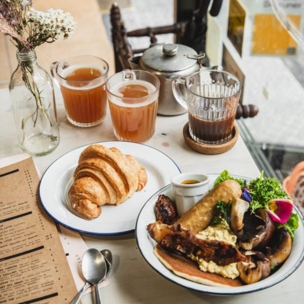 vegan breakfast in Paris