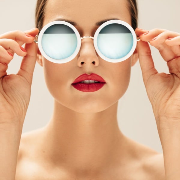 woman with red lipstick